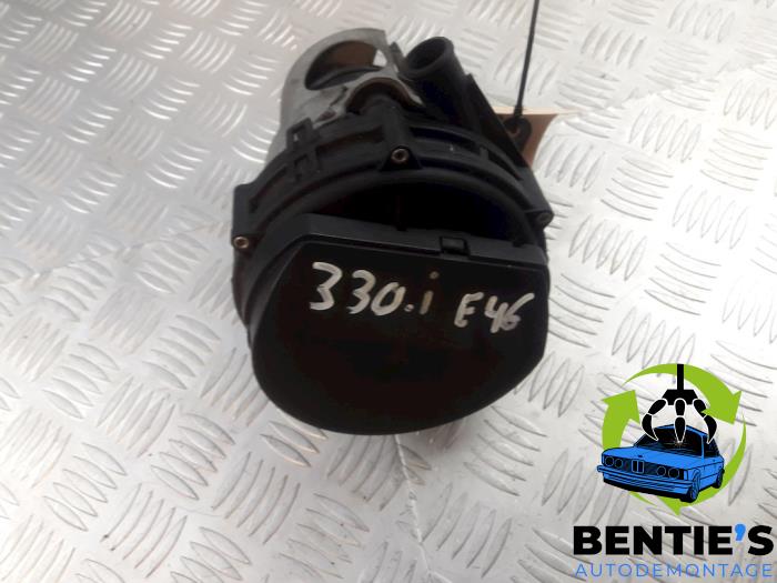 Gebruikte EGR Pomp BMW 3 serie (E46/4) 330i 24V Prijs € 50,00 Margeregeling aangeboden door Bentie's autodemontage