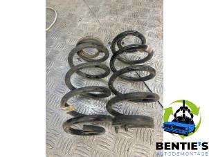 Gebruikte Schroefveer achter BMW 1 serie (F40) 118i 1.5 TwinPower 12V Prijs € 50,00 Margeregeling aangeboden door Bentie's autodemontage