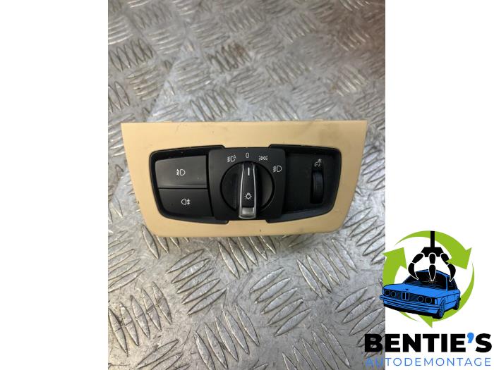 Licht Schakelaar van een BMW 4 serie (F32) 420i xDrive 2.0 Turbo 16V 2015
