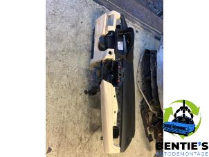 Gebruikte Dashboard BMW 2 serie Active Tourer (F45) 218d 2.0 TwinPower Turbo 16V Prijs € 500,00 Margeregeling aangeboden door Bentie's autodemontage