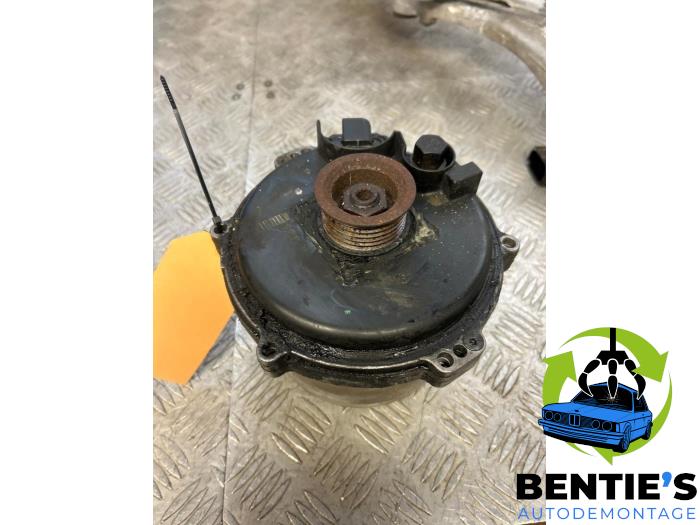 Gebruikte Alternator BMW 7 serie (E65/E66/E67) 750i,Li 4.8 32V Prijs € 250,00 Margeregeling aangeboden door Bentie's autodemontage