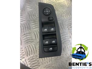 Gebruikte Schakelblok ruiten BMW 1 serie (F40) 118i 1.5 TwinPower 12V Prijs € 75,00 Margeregeling aangeboden door Bentie's autodemontage