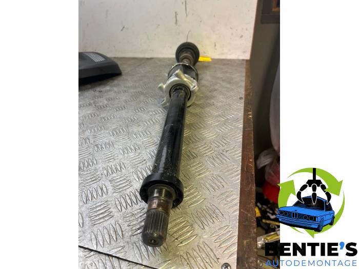 Gebruikte Aandrijfas rechts-voor BMW 1 serie (F40) 118d 2.0 16V Prijs € 360,00 Margeregeling aangeboden door Bentie's autodemontage