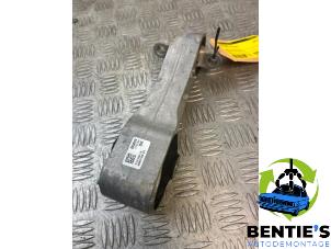 Gebruikte Motorrubber BMW 1 serie (F40) 118d 2.0 16V Prijs € 25,00 Margeregeling aangeboden door Bentie's autodemontage