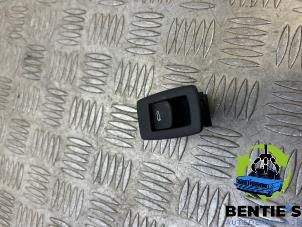 Gebruikte Schakelaar achterklep BMW 5 serie (G30) 540i 3.0 TwinPower Turbo 24V Prijs € 15,00 Margeregeling aangeboden door Bentie's autodemontage