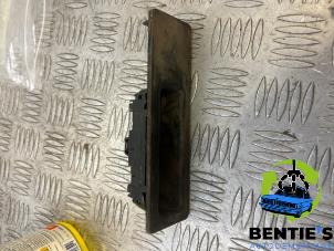 Gebruikte Achterklep Handgreep BMW X3 (F25) xDrive20d 16V Prijs € 30,00 Margeregeling aangeboden door Bentie's autodemontage