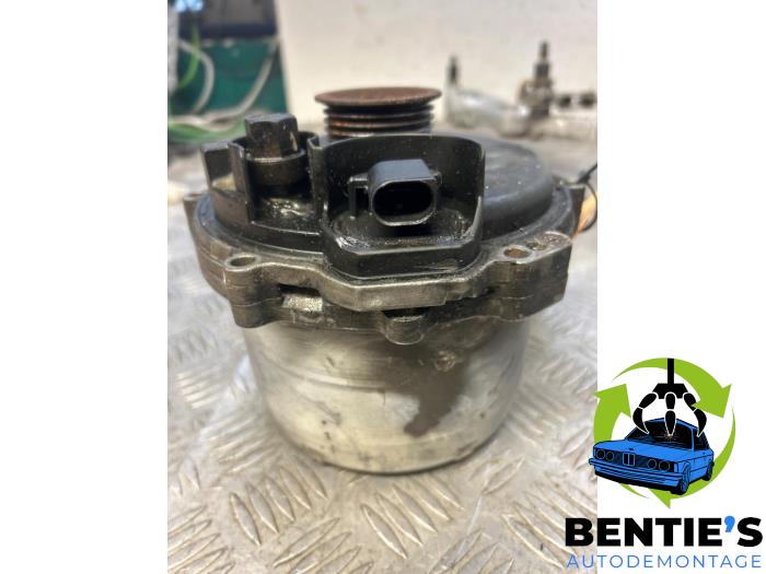 Dynamo van een BMW 7 serie (E65/E66/E67) 750i,Li 4.8 32V 2006