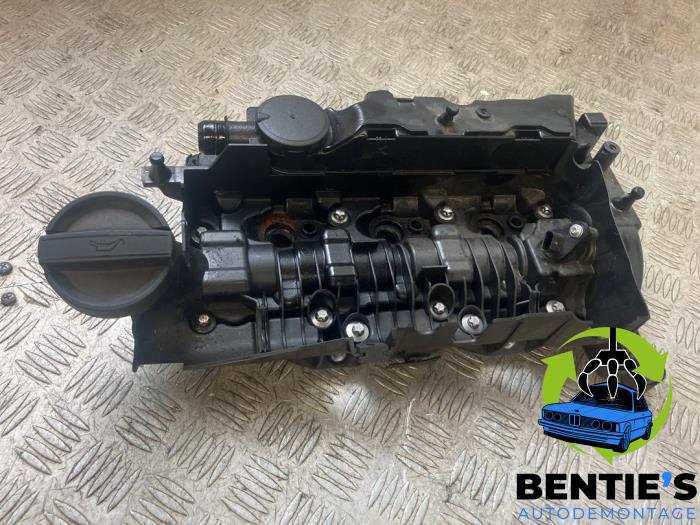 Gebruikte Kleppendeksel BMW 1 serie (F20) 116d 1.5 12V TwinPower Prijs € 75,00 Margeregeling aangeboden door Bentie's autodemontage