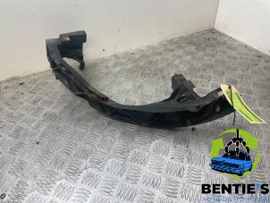 Gebruikte Koplampframe links BMW 1 serie (E87/87N) 116i 1.6 16V Prijs € 30,00 Margeregeling aangeboden door Bentie's autodemontage