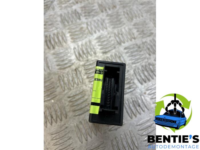 Luchtvering module van een BMW X5 (E53) 3.0d 24V 2004