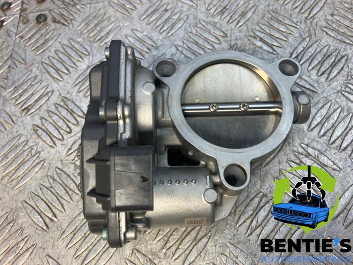 Gebruikte Gasklephuis BMW 1 serie (F40) 120i 2.0 TwinPower 16V Prijs € 50,00 Margeregeling aangeboden door Bentie's autodemontage