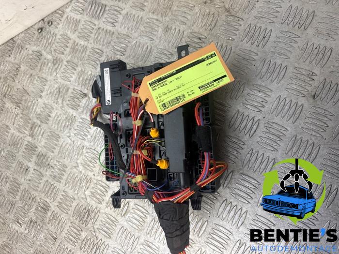 Gebruikte Zekeringkast BMW 1 serie (F40) 120i 2.0 TwinPower 16V Prijs € 25,00 Margeregeling aangeboden door Bentie's autodemontage