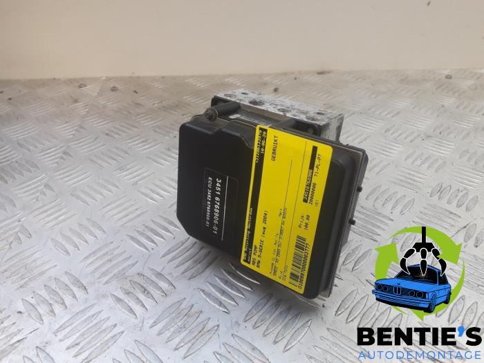 Gebruikte ABS Pomp BMW 5 serie Touring (E61) 530d 24V Prijs € 100,00 Margeregeling aangeboden door Bentie's autodemontage
