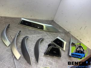 Gebruikte Interieurlijsten Set BMW 3 serie (F30) 330e Prijs € 200,00 Margeregeling aangeboden door Bentie's autodemontage