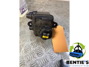 Gebruikte Koelvloeistof Reservoir BMW i3 (I01) i3s Prijs € 20,00 Margeregeling aangeboden door Bentie's autodemontage