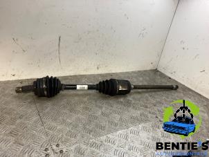 Gebruikte Cardanas rechts-voor (VWA) BMW X3 (E83) 2.0 16V Prijs € 100,00 Margeregeling aangeboden door Bentie's autodemontage