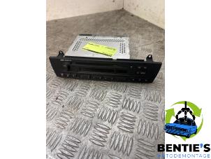 Gebruikte Radio CD Speler BMW X3 (E83) 2.0 16V Prijs € 75,00 Margeregeling aangeboden door Bentie's autodemontage