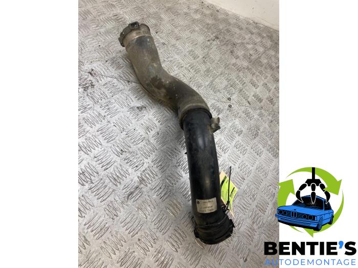 Gebruikte Intercooler Slang BMW 1 serie (F20) 114i 1.6 16V Prijs € 25,00 Margeregeling aangeboden door Bentie's autodemontage