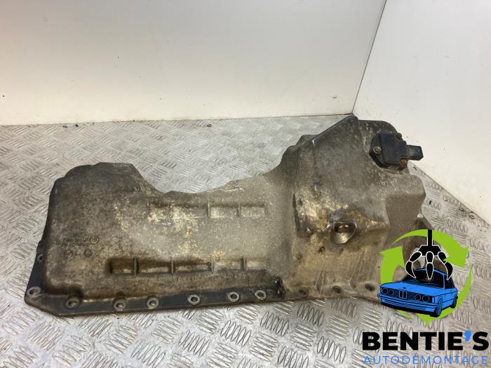 Gebruikte Carterpan BMW 3 serie Touring (E91) 330i 24V Prijs € 100,00 Margeregeling aangeboden door Bentie's autodemontage