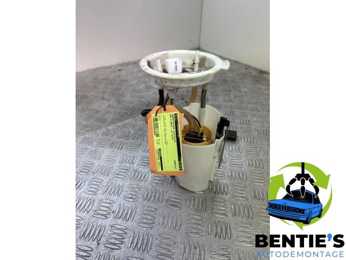 Gebruikte Tank element Pomp BMW 2 serie Active Tourer (F45) 216d 1.5 TwinPower Turbo 12V Prijs € 70,00 Margeregeling aangeboden door Bentie's autodemontage