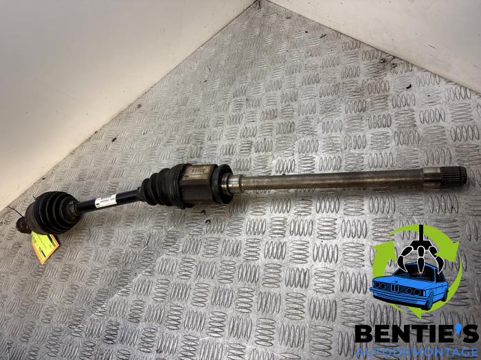 Gebruikte Steekas rechts-voor BMW X3 (E83) 3.0d 24V Prijs € 60,00 Margeregeling aangeboden door Bentie's autodemontage