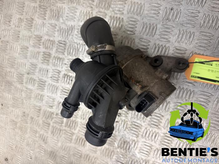 Waterpomp van een BMW 1 serie (E87/87N) 116i 1.6 16V 2009