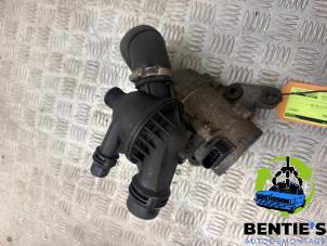 Waterpomp van een BMW 1 serie (E87/87N) 116i 1.6 16V 2009