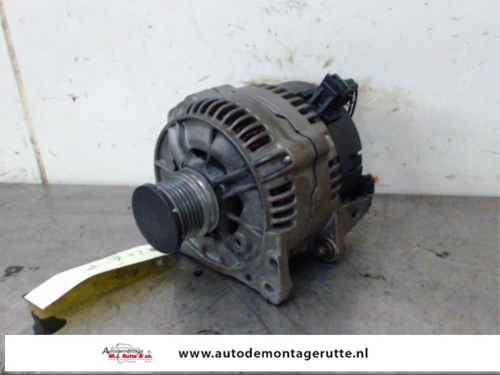 Gebruikte Alternator Volkswagen Golf III Cabrio Restyling (1E7) 1.9 TDI Prijs op aanvraag aangeboden door Autonet Test (Alexander)