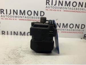 Gebruikte ABS Pomp Opel Zafira (F75) 1.6 16V Prijs € 10,00 Margeregeling aangeboden door Autodemontage Rijnmond BV