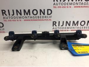 Gebruikte Injector brug Peugeot 206 (2A/C/H/J/S) 1.6 16V Prijs € 50,00 Margeregeling aangeboden door Autodemontage Rijnmond BV