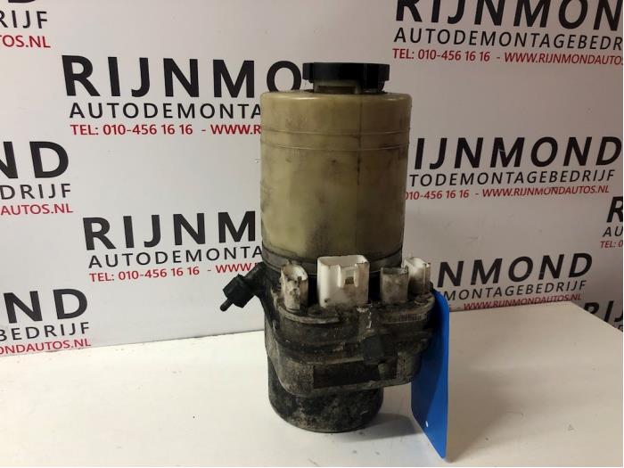 Gebruikte Pomp Servo Opel Signum (F48) 3.0 CDTI V6 24V Prijs € 50,00 Margeregeling aangeboden door Autodemontage Rijnmond BV