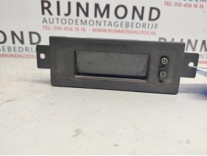 Gebruikte Display Interieur Opel Vivaro 1.9 DTI 16V Prijs € 20,00 Margeregeling aangeboden door Autodemontage Rijnmond BV