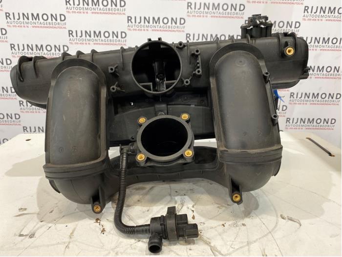 Gebruikte Inlaatspruitstuk BMW 5 serie (E60) 525i 24V Prijs € 100,00 Margeregeling aangeboden door Autodemontage Rijnmond BV
