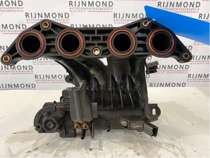 Gebruikte Inlaatspruitstuk Peugeot 206 (2A/C/H/J/S) 1.4 XR,XS,XT,Gentry Prijs € 40,00 Margeregeling aangeboden door Autodemontage Rijnmond BV