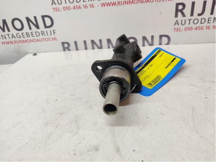 Gebruikte Hoofdremcilinder Mercedes Sprinter 2t (901/902) 208 CDI 16V Prijs € 35,00 Margeregeling aangeboden door Autodemontage Rijnmond BV
