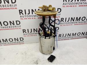 Gebruikte Dieselpomp Mercedes Sprinter 2t (901/902) 211 CDI 16V Prijs € 75,00 Margeregeling aangeboden door Autodemontage Rijnmond BV