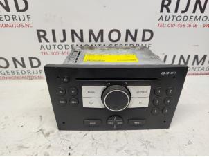 Gebruikte Radio CD Speler Opel Corsa D 1.4 16V Twinport Prijs € 40,00 Margeregeling aangeboden door Autodemontage Rijnmond BV