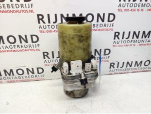 Gebruikte Servopomp Opel Signum (F48) 3.0 CDTI V6 24V Prijs € 50,00 Margeregeling aangeboden door Autodemontage Rijnmond BV