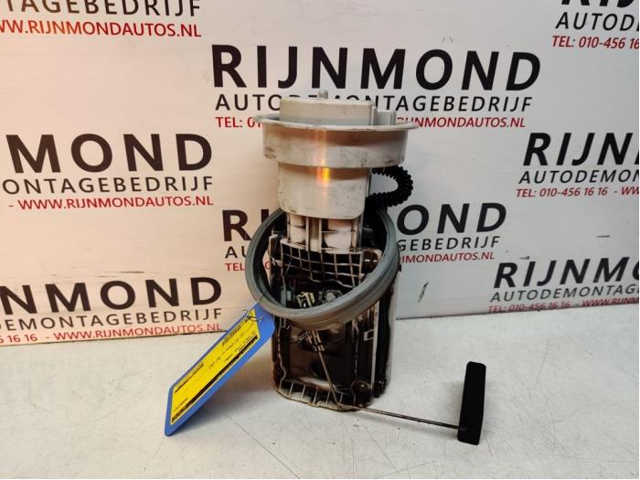 Gebruikte Dieselpomp Volkswagen Polo IV (9N1/2/3) 1.4 TDI 80 Prijs € 50,00 Margeregeling aangeboden door Autodemontage Rijnmond BV