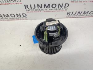 Gebruikte Kachel Ventilatiemotor Peugeot 207/207+ (WA/WC/WM) 1.6 16V VTi Prijs € 9,99 Margeregeling aangeboden door Autodemontage Rijnmond BV