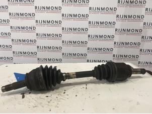 Gebruikte Aandrijfas links-voor Fiat Fiorino (225) 1.3 JTD 16V Multijet Prijs € 65,00 Margeregeling aangeboden door Autodemontage Rijnmond BV