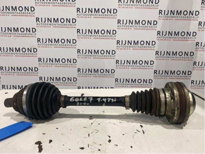 Gebruikte Aandrijfas links-voor Volkswagen Golf VII (AUA) 1.4 TSI 16V Prijs € 150,00 Margeregeling aangeboden door Autodemontage Rijnmond BV