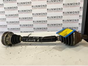 Gebruikte Aandrijfas rechts-voor Volkswagen Golf VII (AUA) 2.0 R 4Motion 16V Prijs € 40,00 Margeregeling aangeboden door Autodemontage Rijnmond BV
