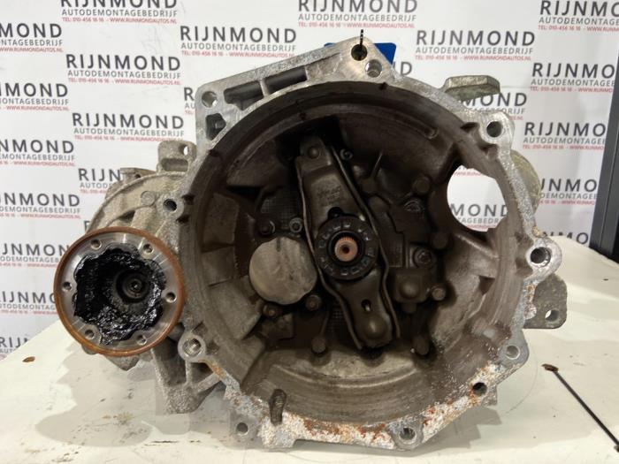 Gebruikte Versnellingsbak Volkswagen Passat Variant (3G5) 1.6 TDI 16V Prijs € 800,00 Margeregeling aangeboden door Autodemontage Rijnmond BV