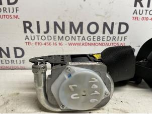 Gebruikte Veiligheidsgordel links-voor Toyota Avensis Wagon (T25/B1E) 1.8 16V VVT-i Prijs € 40,00 Margeregeling aangeboden door Autodemontage Rijnmond BV