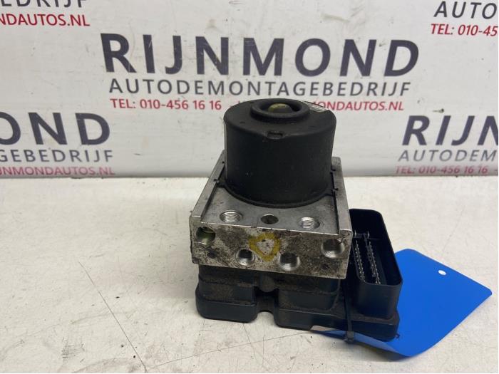 Gebruikte ABS Pomp Ford Focus C-Max 2.0 TDCi 16V Prijs € 50,00 Margeregeling aangeboden door Autodemontage Rijnmond BV
