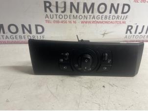 Gebruikte Licht Schakelaar BMW 5 serie (E60) 520i 24V Prijs € 20,00 Margeregeling aangeboden door Autodemontage Rijnmond BV