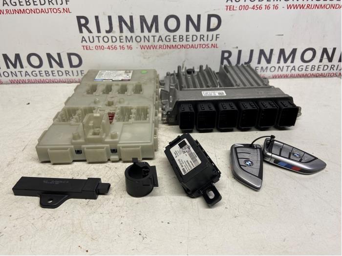 Gebruikte Kontaktslot + computer BMW 5 serie (G30) 530e iPerformance Prijs € 750,00 Margeregeling aangeboden door Autodemontage Rijnmond BV