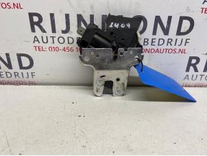 Gebruikte Achterklep Slotmechaniek Audi A8 (D3) 4.2 V8 40V Lang Quattro Prijs op aanvraag aangeboden door Autodemontage Rijnmond BV