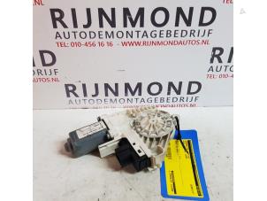 Gebruikte Motor electrisch raam Audi A6 (C6) 2.4 V6 24V Prijs € 25,00 Margeregeling aangeboden door Autodemontage Rijnmond BV